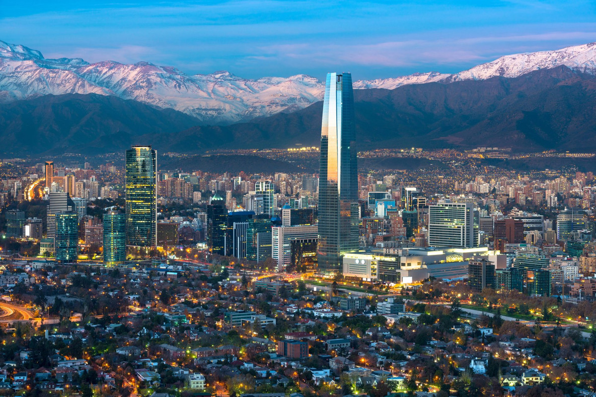 6. Chile: Chile là một trong những quốc gia thịnh vượng và phát triển nhất ở Nam Mỹ. Quốc gia này gần như không thể bị xuyên thủng từ phía tây biên giới nơi dãy núi Andes bao quanh nó. Ảnh: CT.