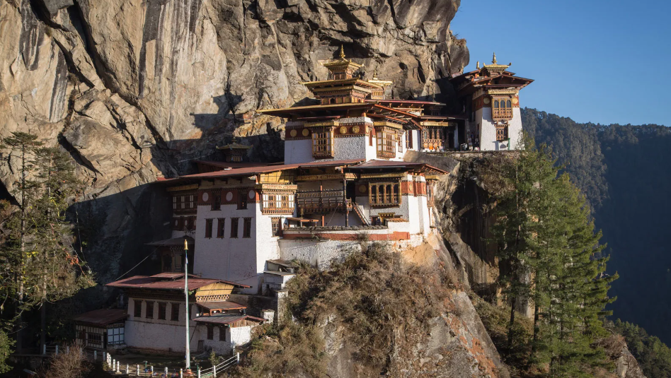 7. Bhutan: Vị trí địa lý và địa hình độc đáo khiến Bhutan trở thành một nơi trú ẩn tuyệt vời trước bất kỳ thảm họa tận thế nào. Ảnh: britannica.com.