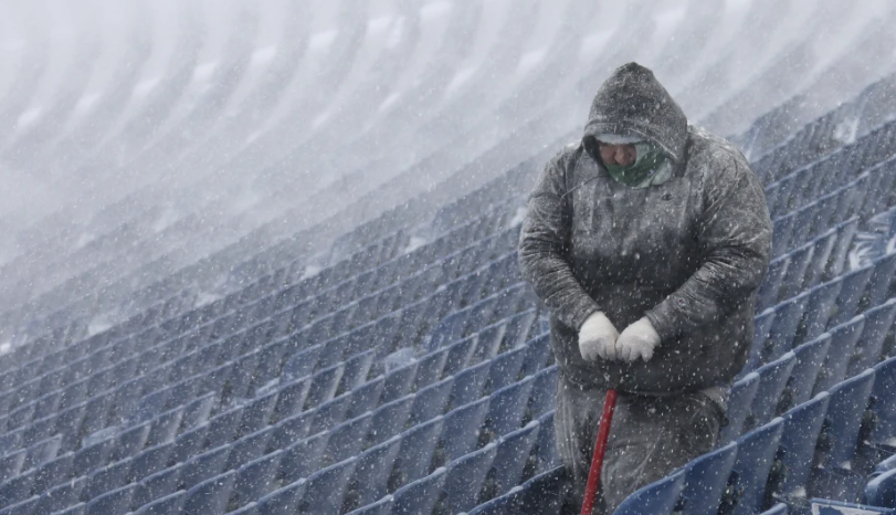 CBS News dẫn thống kê từ cơ quan y tế các bang cho biết, ít nhất 91 trường hợp tử vong liên quan đến thời tiết lạnh giá ở nước này tuần vừa qua.