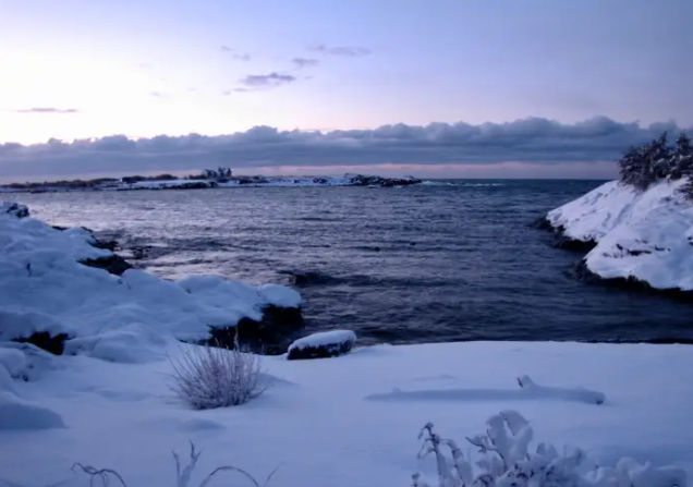 Mức nhiệt thấp kỷ lục ở bang Rhode Island là -33 độ C vào ngày 11/1/1942.