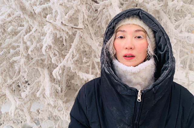 "Đi bộ qua trung tâm thành phố Yakutsk là một trải nghiệm thú vị", Vika Andreeva (ảnh), người điều hành một blog nổi tiếng về cuộc sống ở Yakutia, chia sẻ.