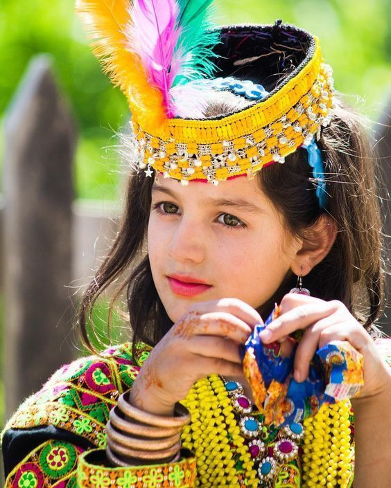 Người Kalash (hay Kalasha) là một tộc người bản địa cư trú tại thung lũng Kalasha thuộc vùng núi Hindu Kush của Pakistan từ cách đây hàng nghìn năm. Ảnh: IT.