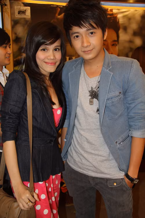 Su nghiep ca hat “chim nghim” va duong tinh on ao cua Thuy Anh