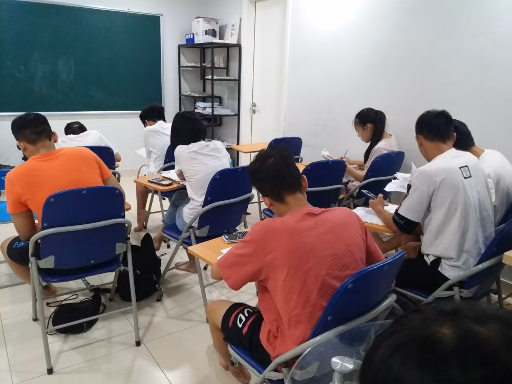 Hai Phong: Chi dao quan ly nghiem day them, hoc them, lien ket giao duc