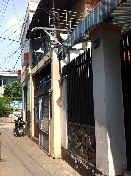 Xot xa 3 be gai lien tuc bi yeu rau xanh cuong dam