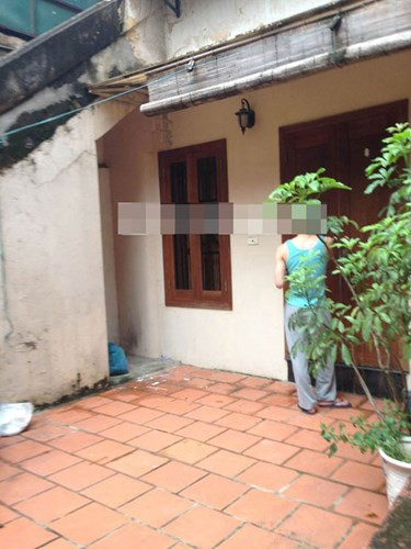 Sự trái ngược giữa hai căn nhà khiến nhiều người băn khoăn đâu là nhà thật của Andrea. Dư luận từng cho rằng căn nhà trọ ở hàng Trống chỉ là nơi người mẫu này tụ tập với bạn bè.