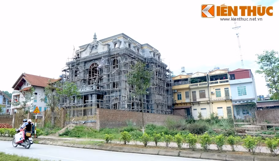 Do hoanh trang giat minh cua lau dai dai gia Lao Cai-Hinh-5