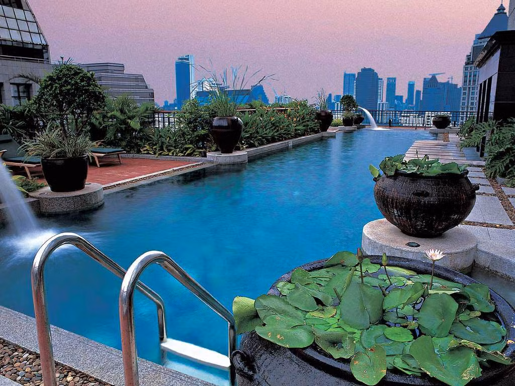 Mát lạnh ngày hè với không gian trên sân thượng.