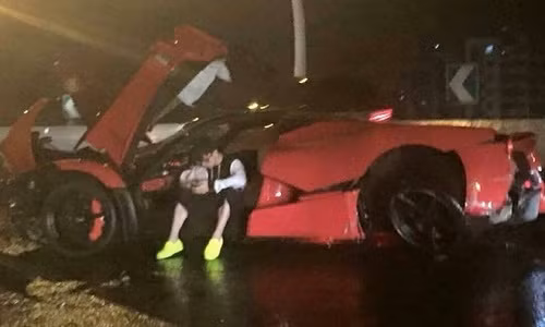 Dam nat sieu xe Ferrari 41,4 ty, thieu gia van binh than