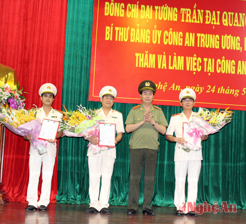 Tan Giam doc Cong an tinh Nghe An lo dien