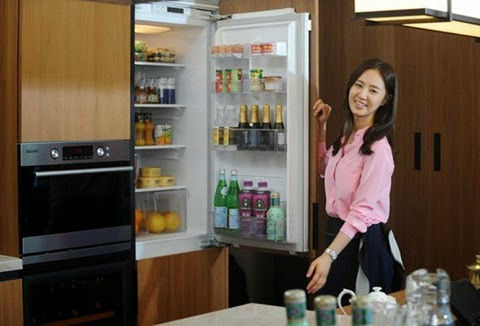 Ngoài ra, người dùng nên kê tủ cách mặt đất hơn 5cm để hạn chế nhiệt xung quanh truyền vào tủ lạnh, ít nhiều sẽ ảnh hưởng khả năng tản nhiệt của thiết bị, dẫn đến tiêu hao điện nhiều hơn.