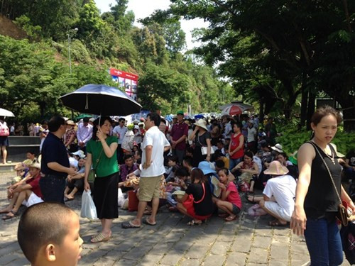 Va vat cho cap treo len “tien canh” Ba Na Hills