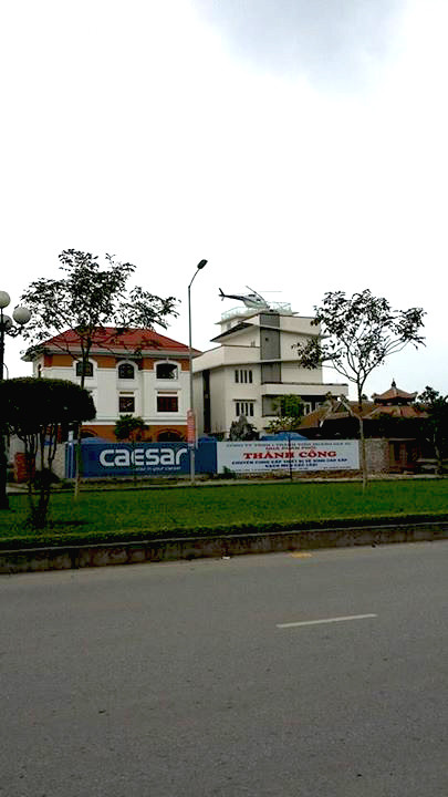 Xon xao truc thang dau tren noc biet thu dai gia Viet-Hinh-3