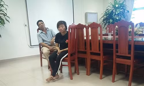 Be trai 2 thang tuoi tu vong o Bac Ninh: Cong an phong toa khap benh vien