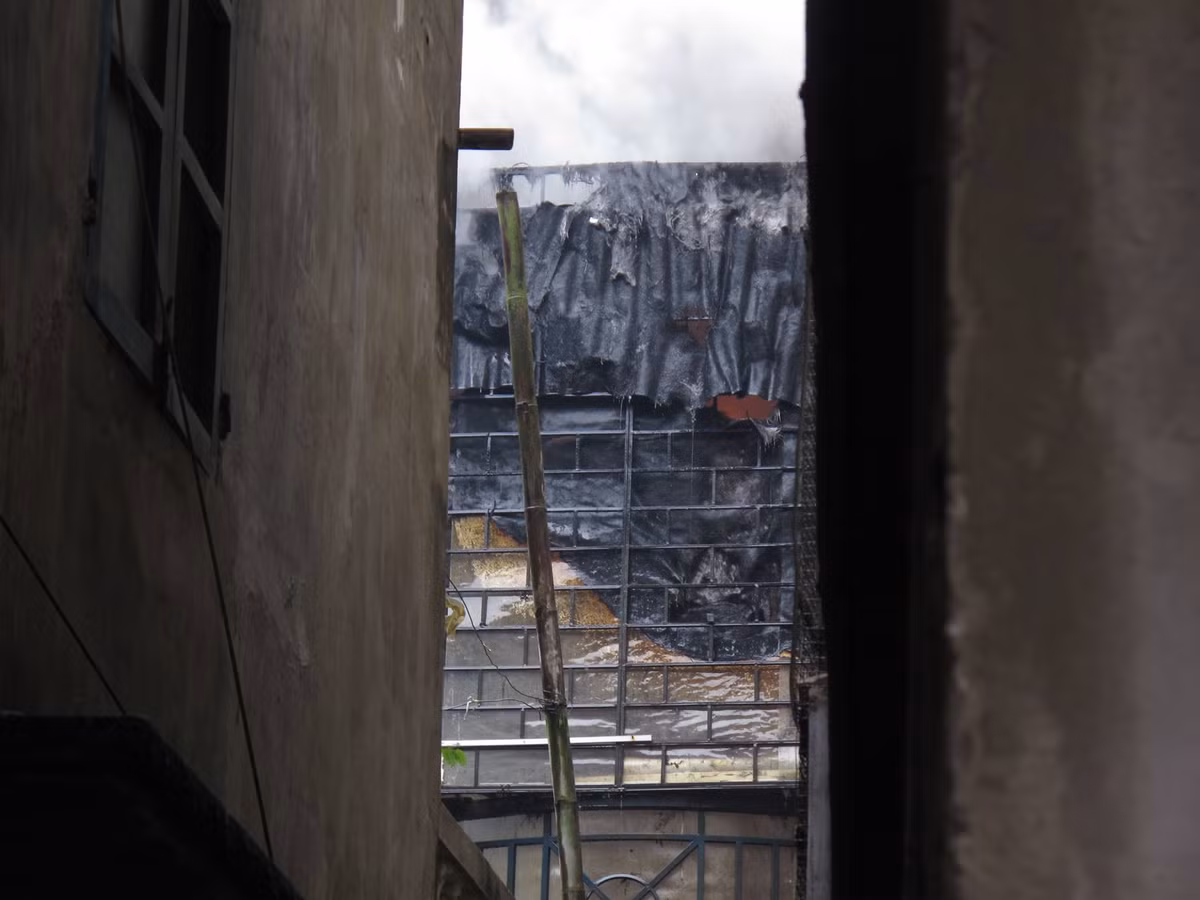 Ha Noi: Chay nha, khoi boc khap ngo ngach, dan chay tan loan-Hinh-8