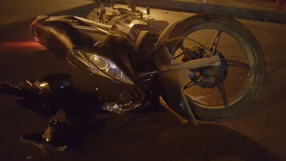 Cong an Ha Noi truy tim tai xe tong hai sinh vien chan thuong so nao