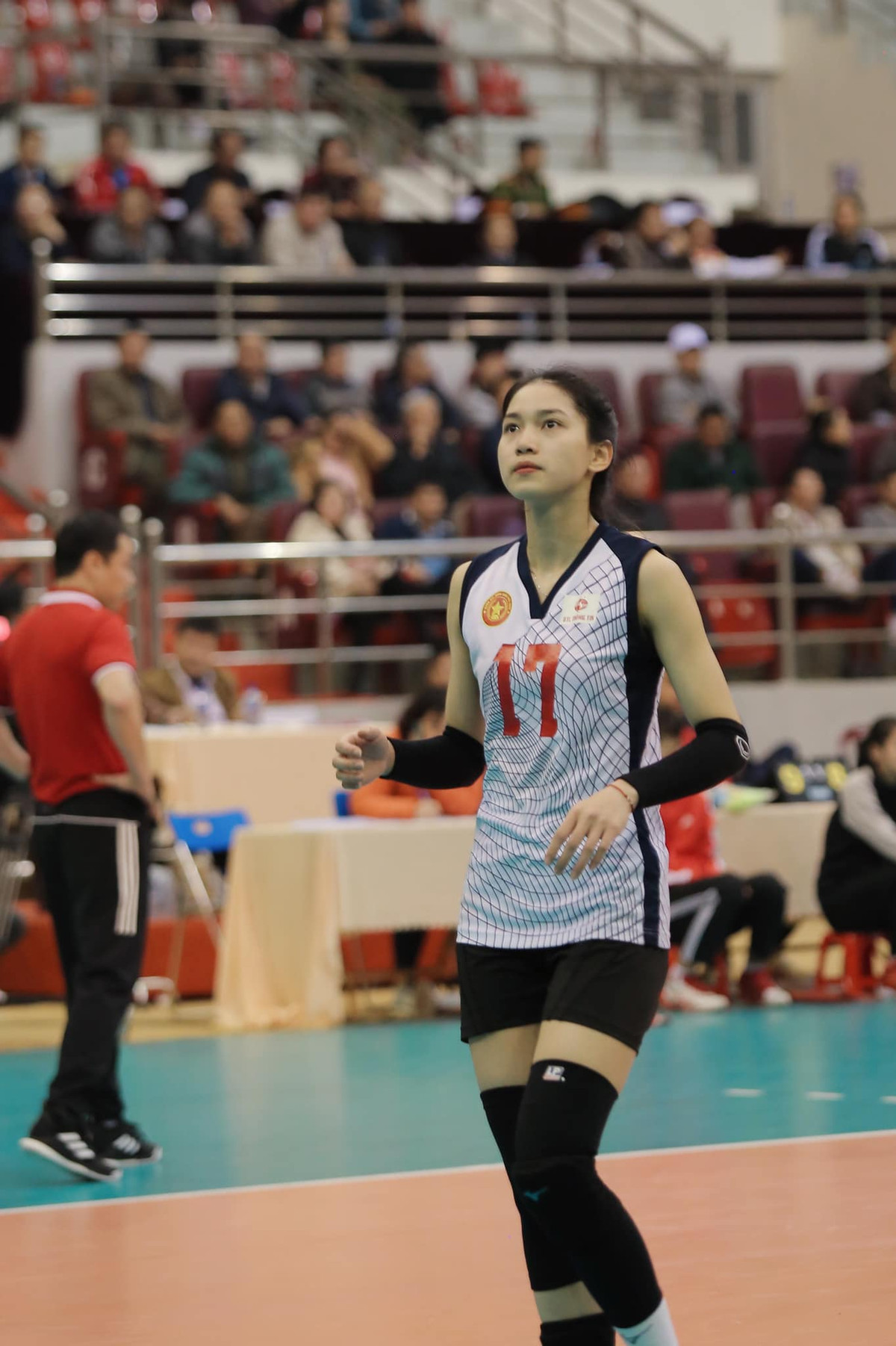 Nguyễn Thị Phương làm quen với bóng chuyền từ rất sớm và được đào tạo bài bản ở đội trẻ Bộ Tư lệnh thông tin. Cô từng cùng đội bóng đoạt nhiều chức vô địch tại giải trẻ Quốc gia và Cup các CLB trẻ.