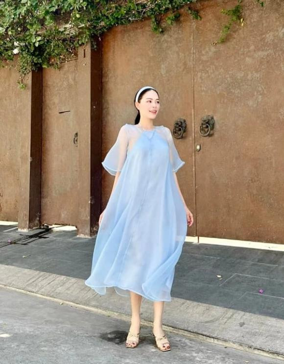 Trước đó, cô nàng từng gây chú ý vì thường xuyên diện váy rộng.