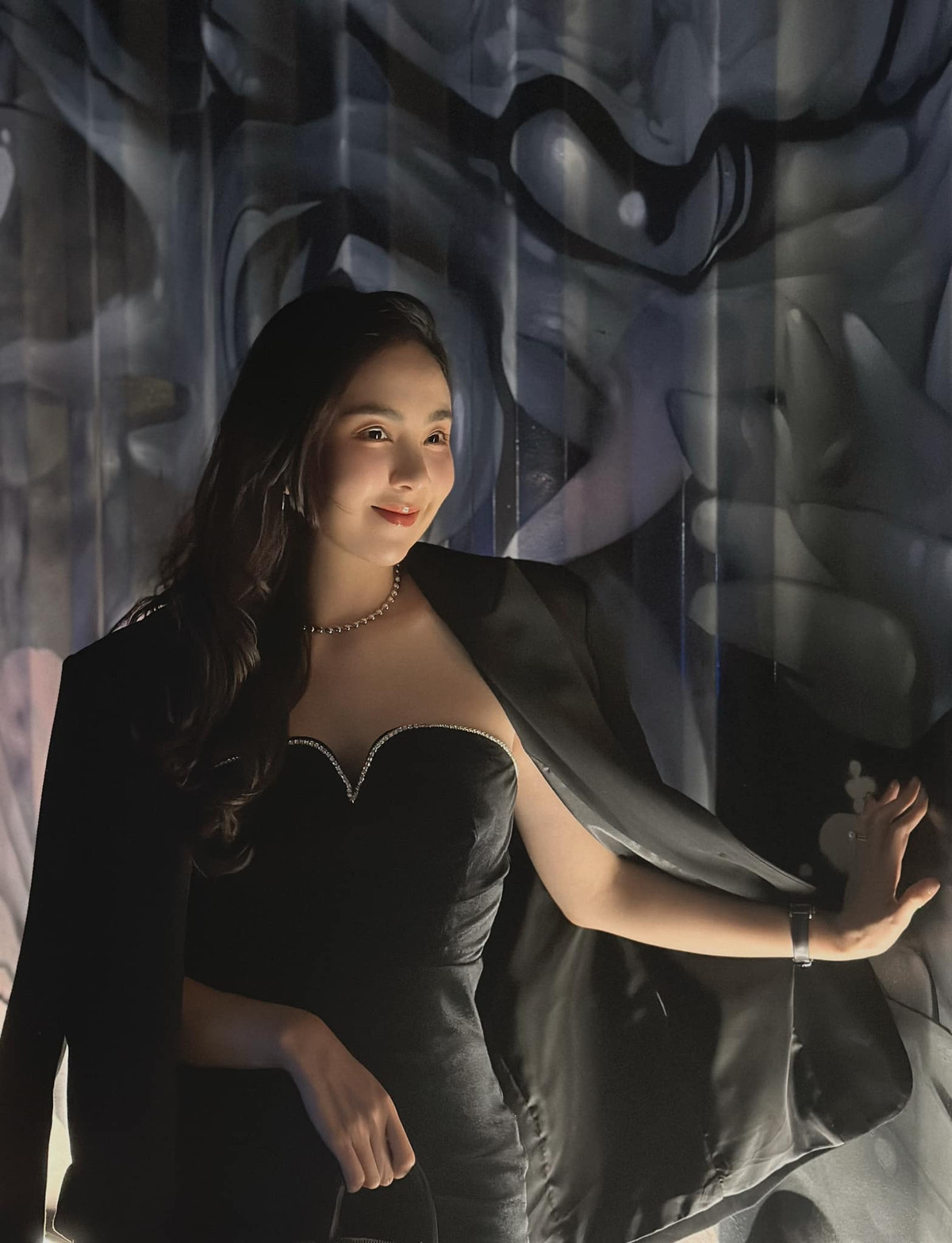 Cách đây ít năm, chia sẻ trên trang cá nhân, Mai Ngọc cho biết cô đã đạt mục tiêu giảm 7kg trong 3,5 tháng. Cô bật mí, mỗi ngày đều dành 60 phút tập gym, duy trì đều đặn không nghỉ ngày nào.