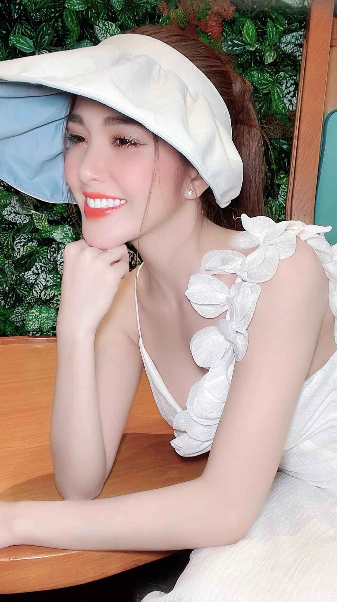 Bên cạnh công việc làm DJ, cô gái Vĩnh Long còn lấn sân sang đóng quảng cáo và tham gia một số dự án phim truyền hình. Ảnh: FBNV