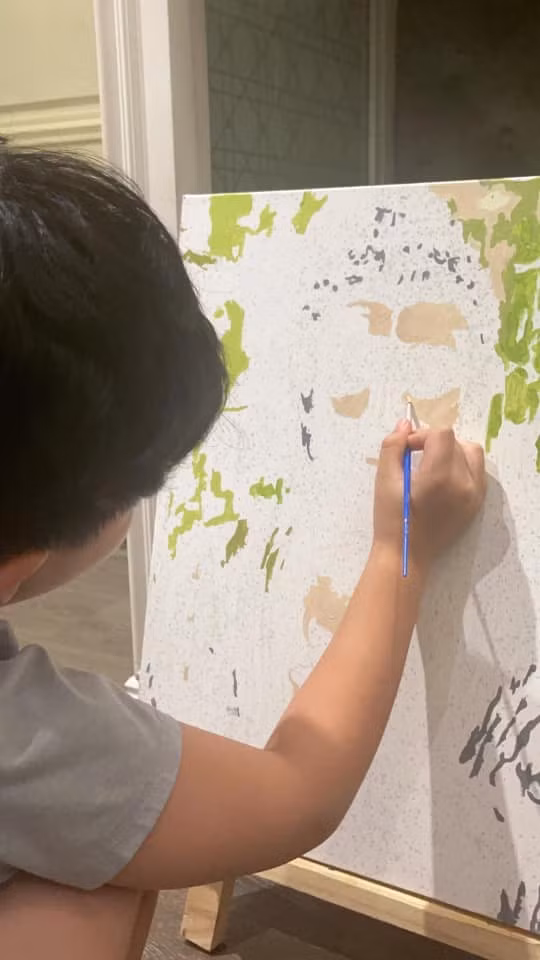 Điều này vẫn không tránh khỏi một số ý kiến trái chiều khi người khen bà xã Minh Nhựa có cách dạy con cứng rắn, người lại xót cho nhóc tì nhà Mina Phạm vì phải quỳ lạy 100 lần.