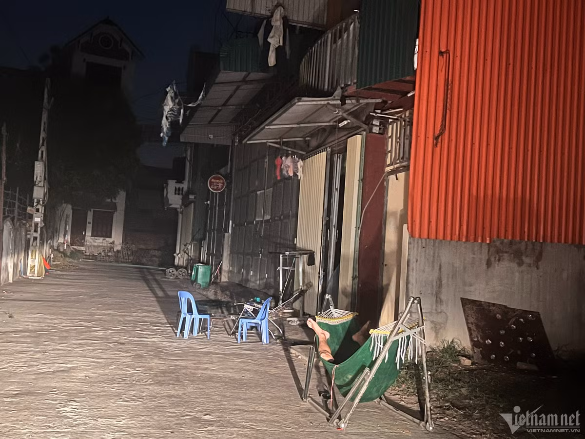 Ha Noi cat dien, cam canh nguoi dan nghi muon chieu chong nong