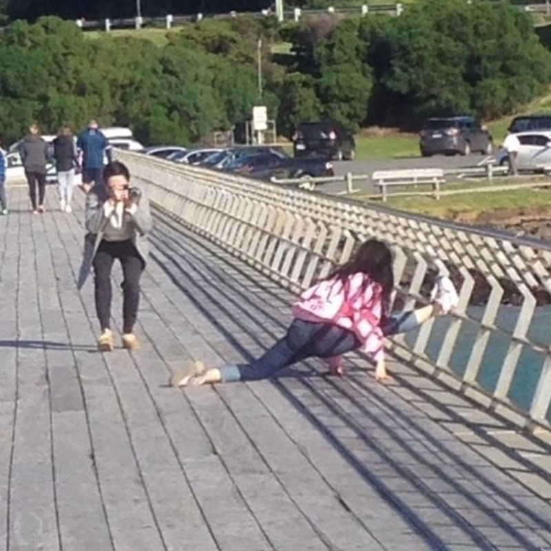 Nhiều anh chàng vì để chiều lòng “nóc nhà” mà sẵn sàng lăn lộn đủ kiểu ngoài đường.