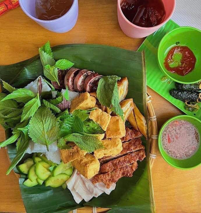 Hình ảnh hết sức dân giã chỉ xuất hiện tại Việt Nam nay vươn tầm quốc tế đã trở thành tâm điểm của cư dân mạng, hầu hết đều thích thú trước hình ảnh này. Ảnh: Fanpage Chửi Thuê