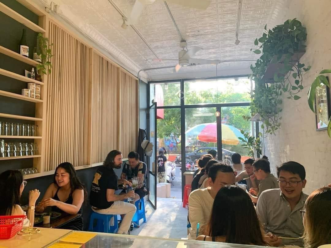 Một số người tò mò nhưng không khỏi tự hào rằng, món ăn Việt Nam đã vươn tầm quốc tế và nhận được nhiều sự yêu thích. Ảnh: Fanpage Chửi Thuê