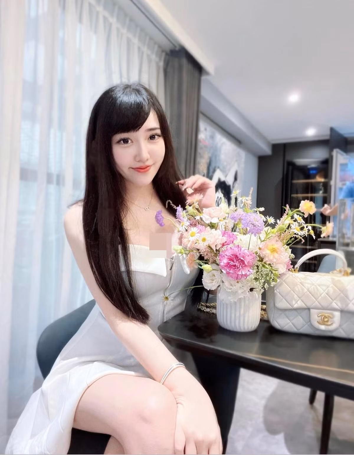 Elle Li hiện sở hữu trang cá nhân Instagram thu hút gần 400 nghìn lượt follow.
