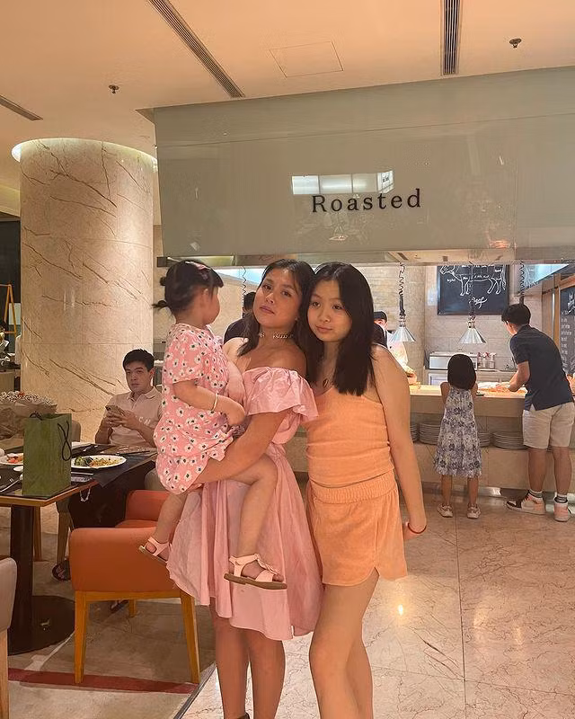 Có thể thấy, 3 cô con gái nhà Phượng Chanel đều sở hữu ngoại hình nổi bật được thừa hưởng từ mẹ. Ảnh: IG phuongchanel.77