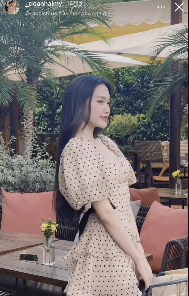 Dù là qua hình ảnh chưa chỉnh sửa nhưng sắc vóc của Doãn Hải My vẫn nổi bật nhờ vóc dáng "thắt đáy lưng ong".