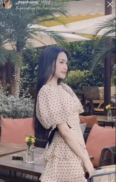 Dù là qua hình ảnh chưa chỉnh sửa nhưng sắc vóc của Doãn Hải My vẫn nổi bật nhờ vóc dáng "thắt đáy lưng ong".