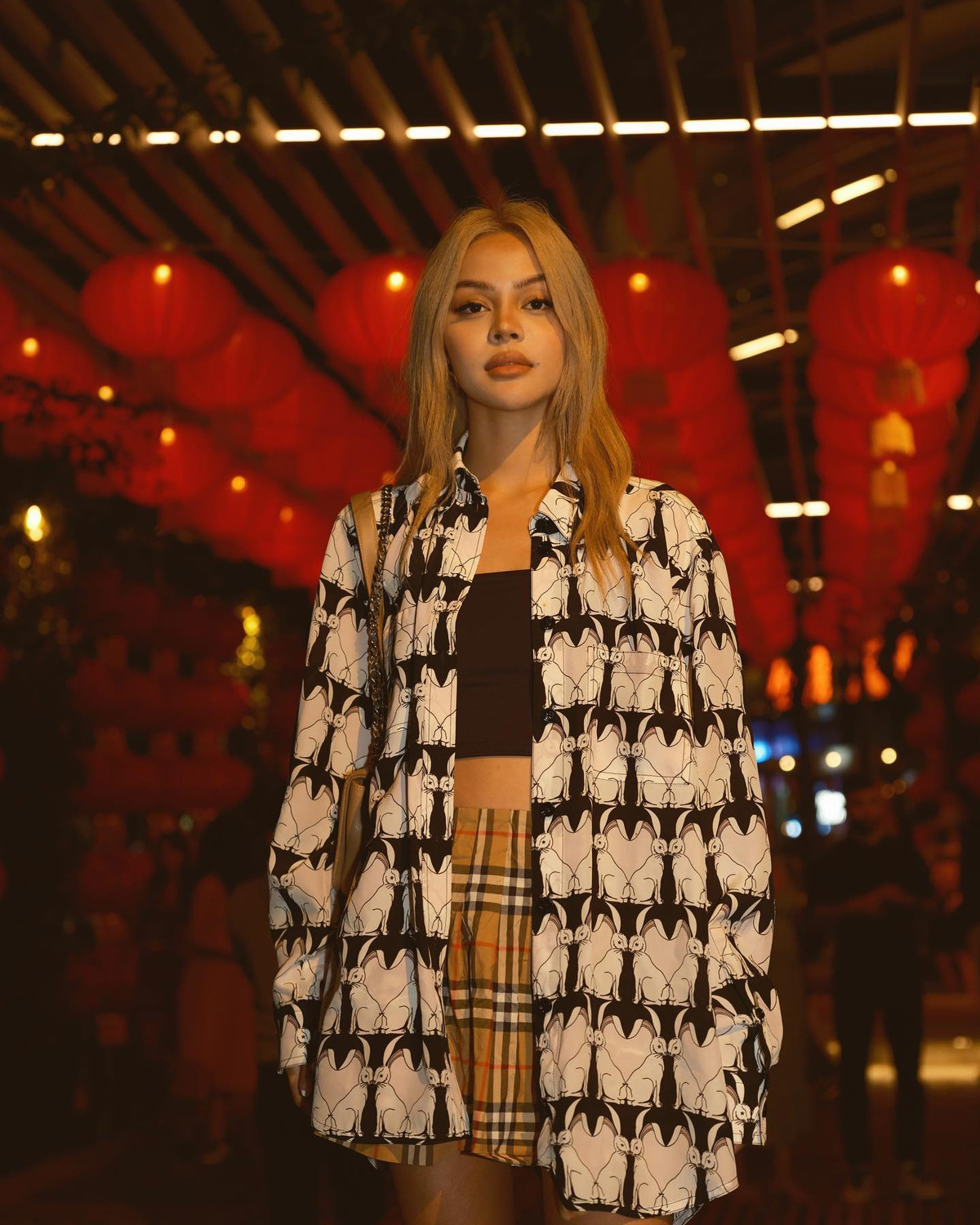 Cô có thu nhập cực khủng từ hợp đồng quảng cáo của các hãng mỹ phẩm danh tiếng cũng như làm người mẫu ảnh. Ảnh: IGNV