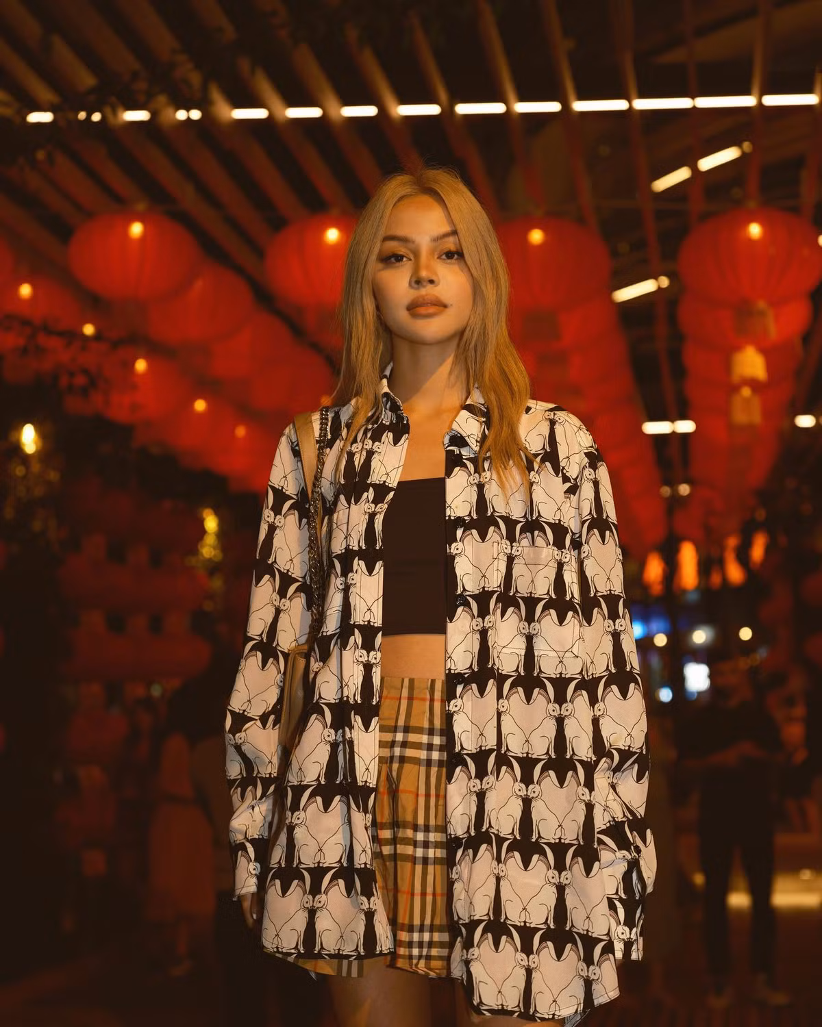 Cô có thu nhập cực khủng từ hợp đồng quảng cáo của các hãng mỹ phẩm danh tiếng cũng như làm người mẫu ảnh. Ảnh: IGNV