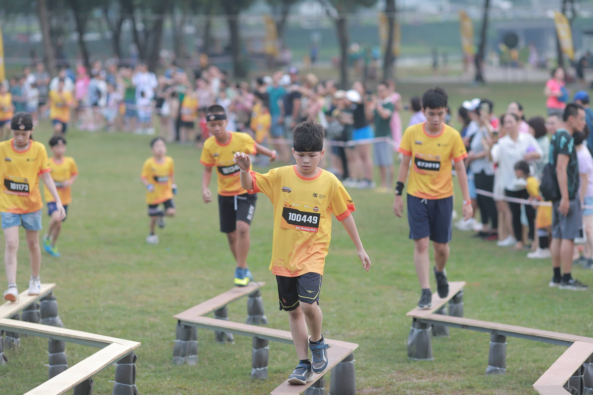 Hoàn thành đường chạy và vượt qua đầy đủ các chướng ngại vật, mỗi vận động viên nhí sẽ nhận được huy chương công nhận thành tích. Ngoài ra, ở mỗi cự ly, ban tổ chức sẽ trao tặng các giải nhất, nhì, ba dành cho 3 vận động viên nhí về đích đầu tiên, bao gồm 9 giải với tổng trị giá là 229.500.000 VNĐ.