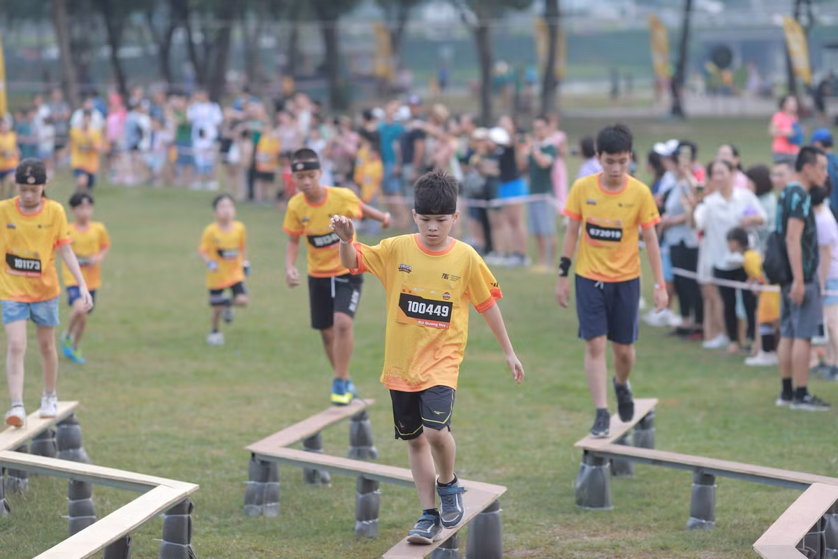 Hoàn thành đường chạy và vượt qua đầy đủ các chướng ngại vật, mỗi vận động viên nhí sẽ nhận được huy chương công nhận thành tích. Ngoài ra, ở mỗi cự ly, ban tổ chức sẽ trao tặng các giải nhất, nhì, ba dành cho 3 vận động viên nhí về đích đầu tiên, bao gồm 9 giải với tổng trị giá là 229.500.000 VNĐ.