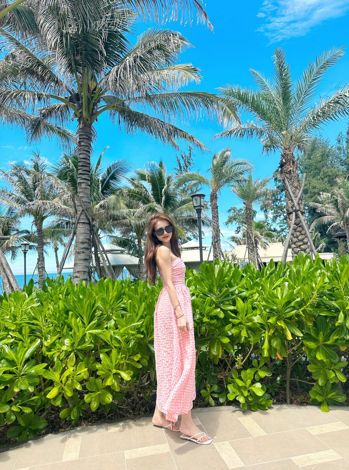 Có thể thấy Khánh Chi ngày càng “nhuận sắc” dù là trước kia hay ở thời điểm này.