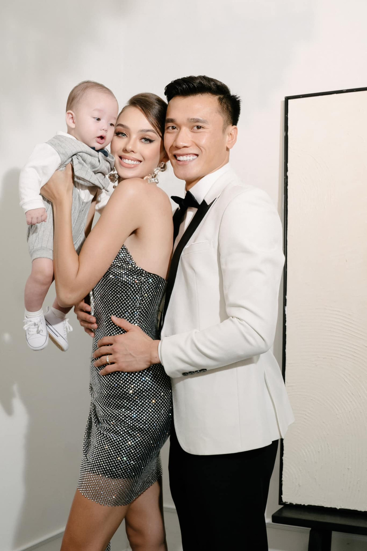 Được sự hỗ trợ của mẹ, vợ Bùi Tiến Dũng cũng nhanh chóng quay trở lại công việc sau khi sinh con không lâu.