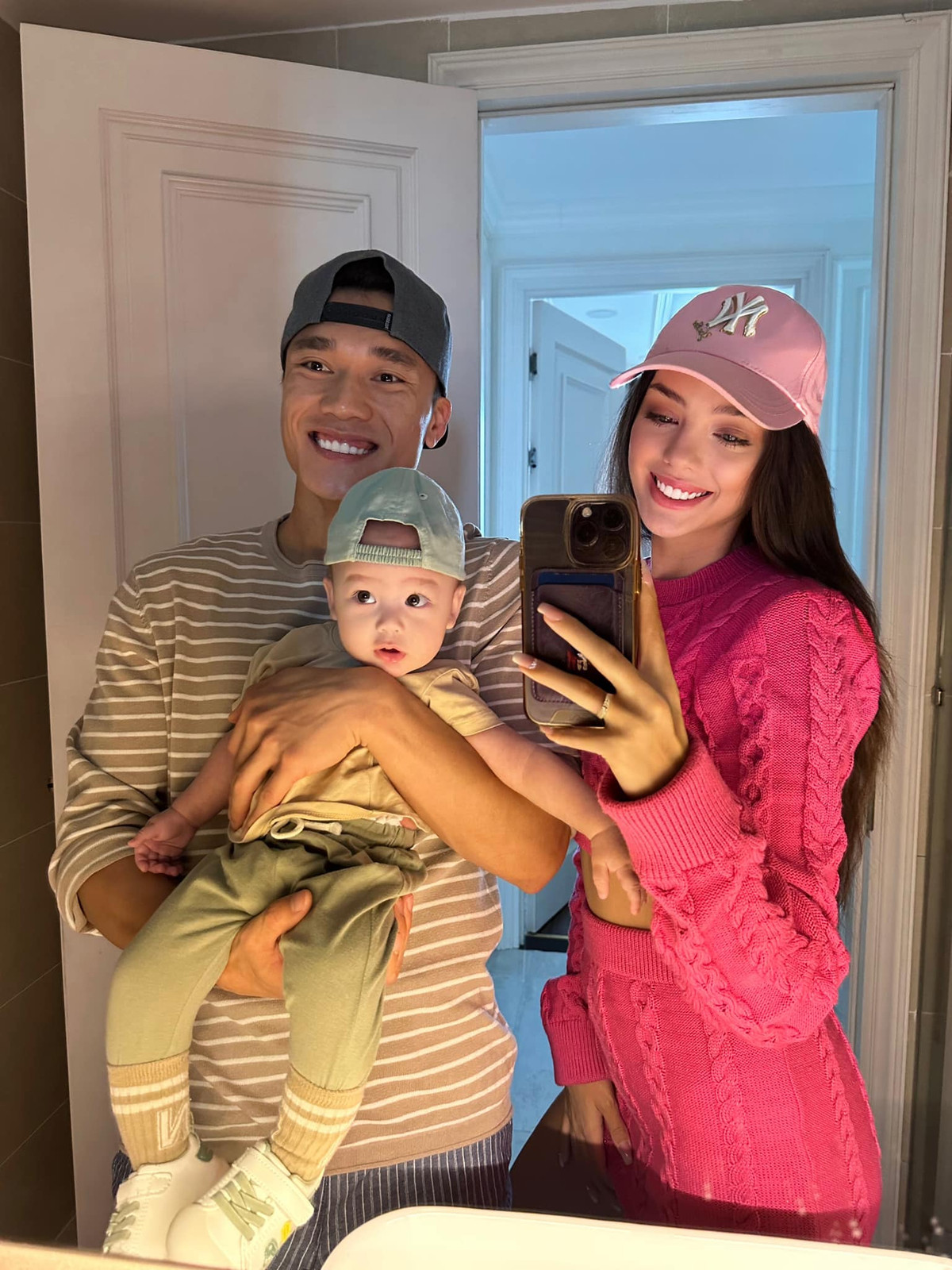 Dù lọt vào camera thường nhưng phong độ của cô nàng vẫn được duy trì, không có chút khuyết điểm nào.