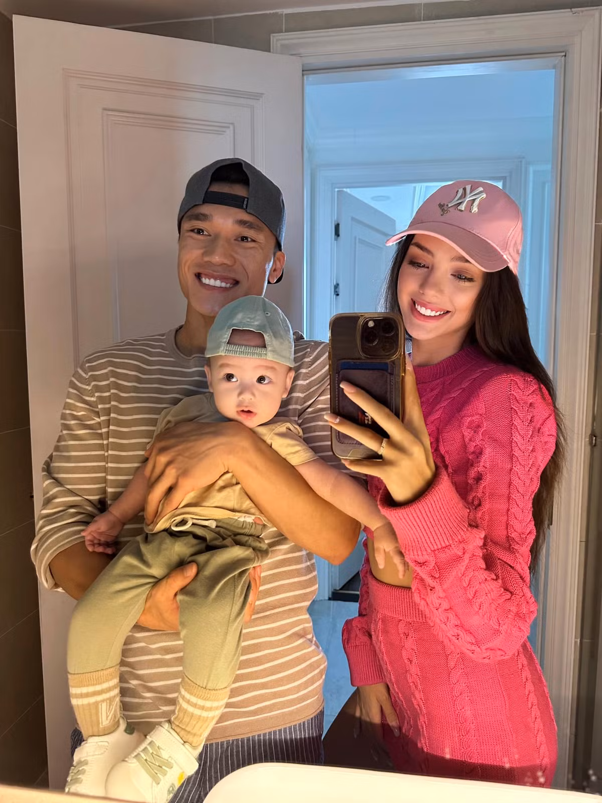 Dù lọt vào camera thường nhưng phong độ của cô nàng vẫn được duy trì, không có chút khuyết điểm nào.