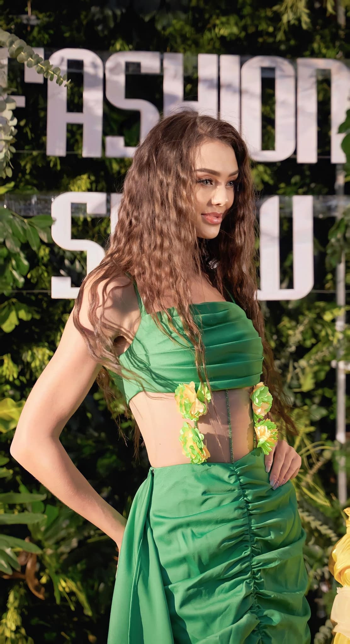 Vợ thủ môn Bùi Tiến Dũng thường khiến fan trầm trồ vì vẻ khả ái, cuốn hút.