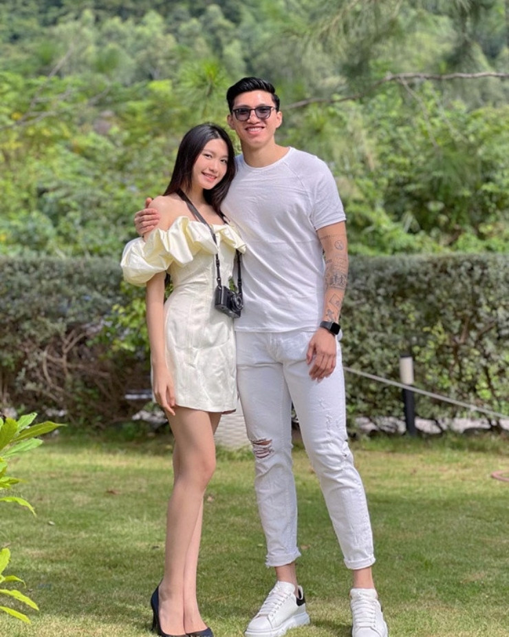 Kể từ khi quyết định công khai mối quan hệ, cả hai dường như thoải mái hơn trong việc xuất hiện trước người hâm mộ.