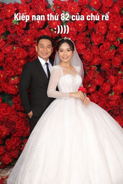 Mới đây, cư dân mạng được phen cười nghiêng ngả với bộ ảnh cưới đậm chất hài hước đến từ vị trí chú rể.