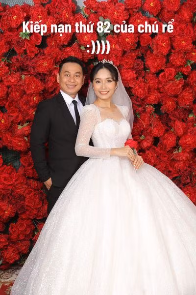 Mới đây, cư dân mạng được phen cười nghiêng ngả với bộ ảnh cưới đậm chất hài hước đến từ vị trí chú rể.