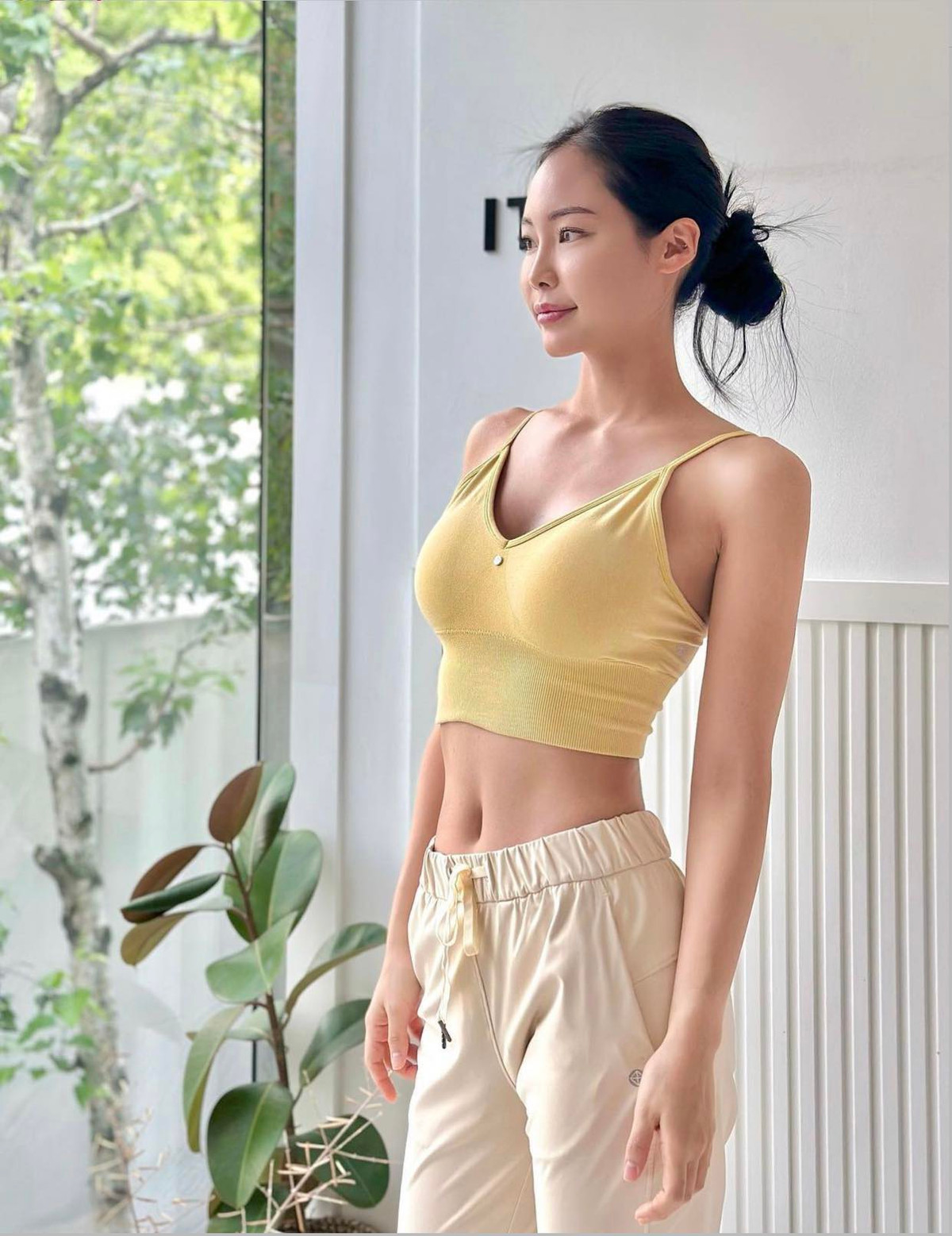 Cô truyền cảm hứng sống khỏe cho họ mỗi ngày.