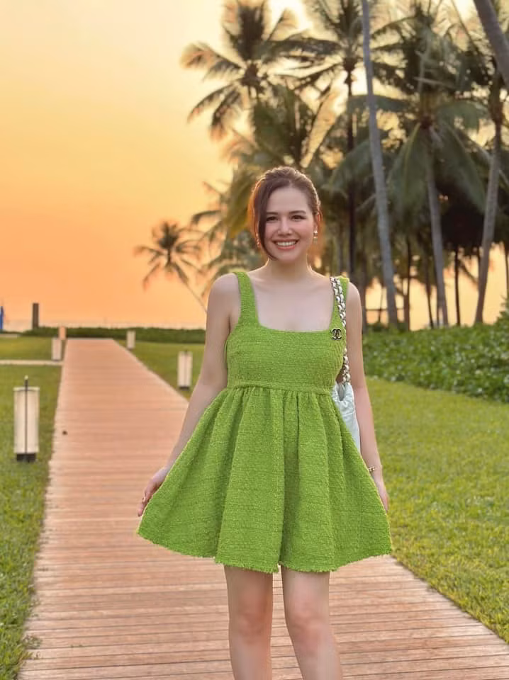 Người đẹp vẫn gây ấn tượng vì nụ cười rạng rỡ.