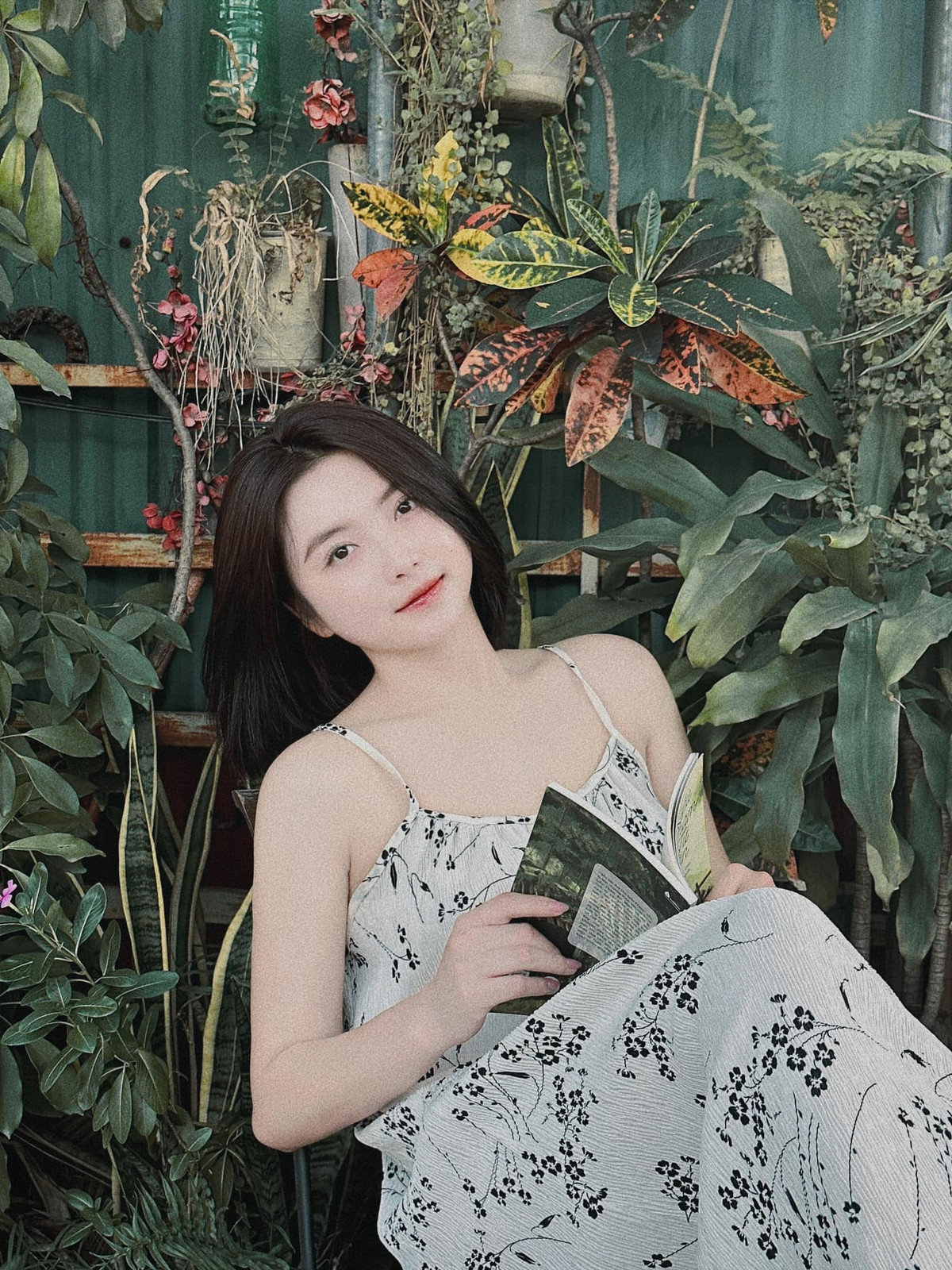 Vốn có sở thích chụp ảnh nên khi đăng tải những hình ảnh trên trang cá nhân, vô tình gái xinh 2K được nhiều người chú ý.