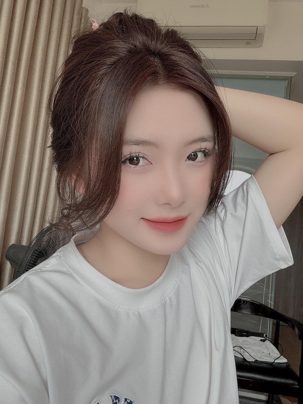 Số tiền mà Thêu kiếm từ công việc mẫu ảnh đủ trang trải cuộc sống và chi phí học tập tại trung tâm. Ảnh: FBNV