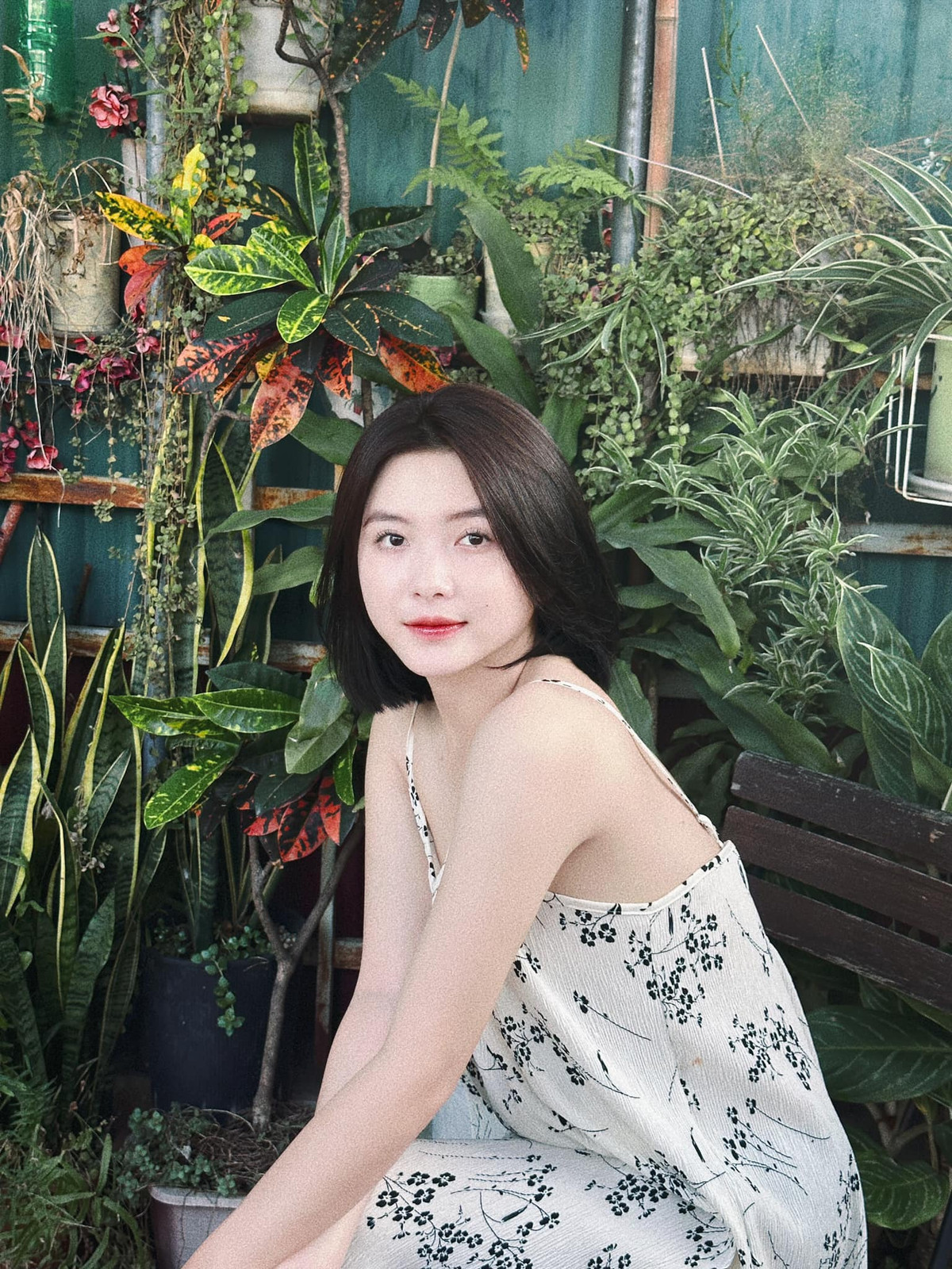 Thậm chí có người còn cho rằng trong vài khoảnh khắc Thêu còn xinh đẹp tựa búp bê.